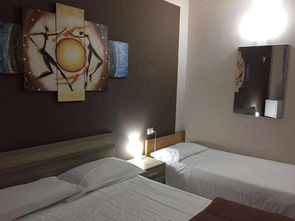 Hotel Elena 1 Self Check-In Πάρμα Εξωτερικό φωτογραφία
